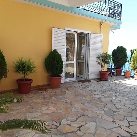 Odhisea Hotel Restaurant Qeparo Luaran gambar