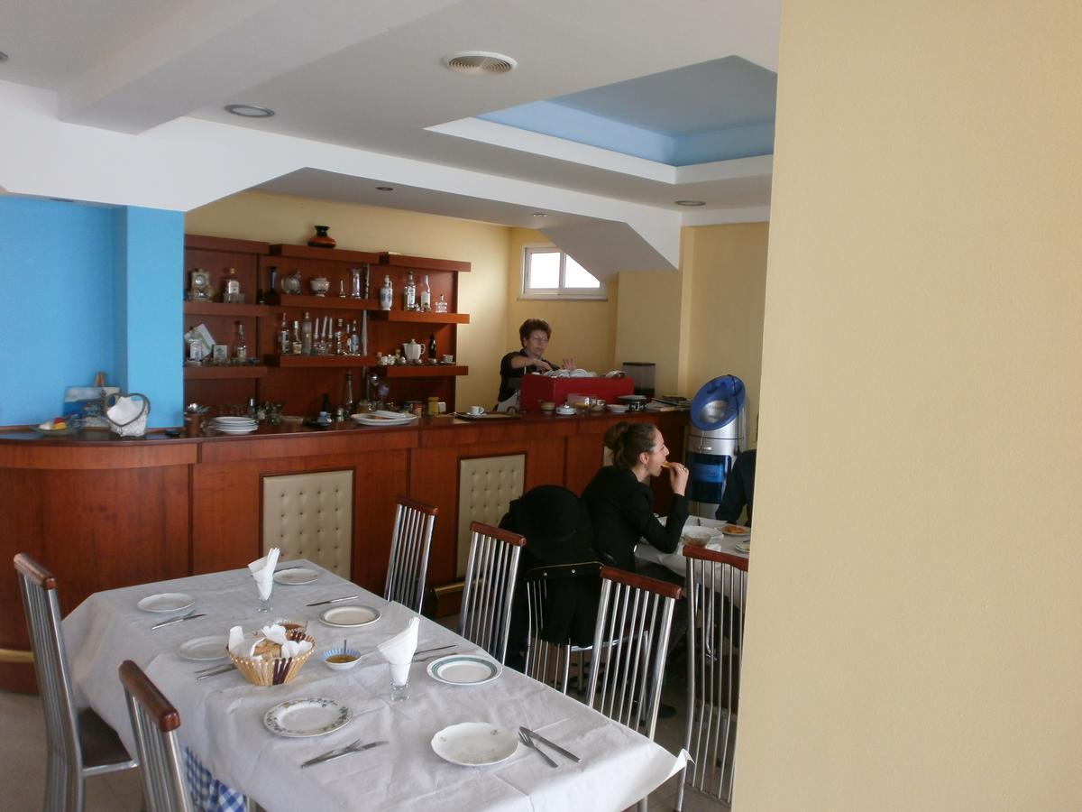 Odhisea Hotel Restaurant Qeparo Luaran gambar