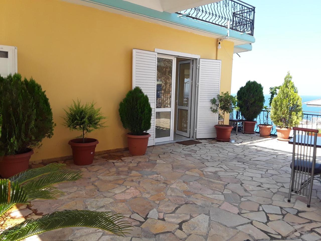 Odhisea Hotel Restaurant Qeparo Luaran gambar