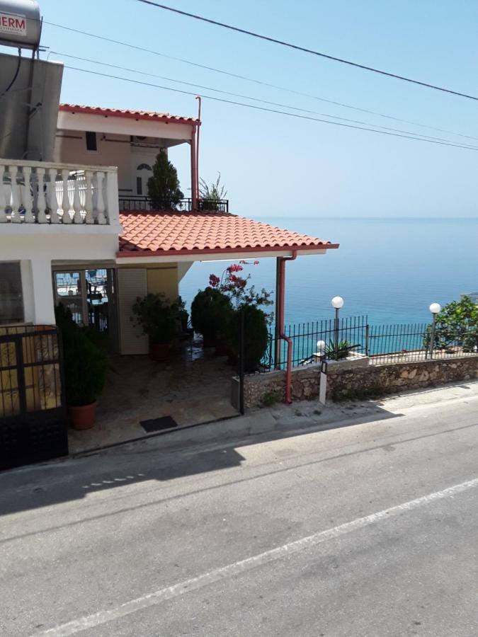 Odhisea Hotel Restaurant Qeparo Luaran gambar