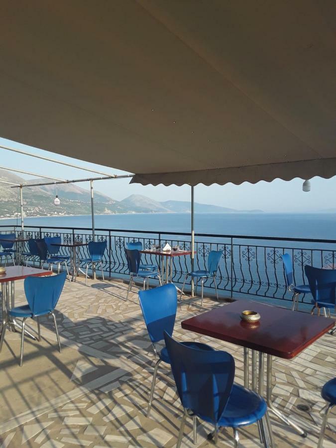 Odhisea Hotel Restaurant Qeparo Luaran gambar