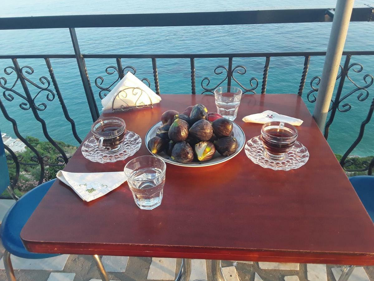 Odhisea Hotel Restaurant Qeparo Luaran gambar